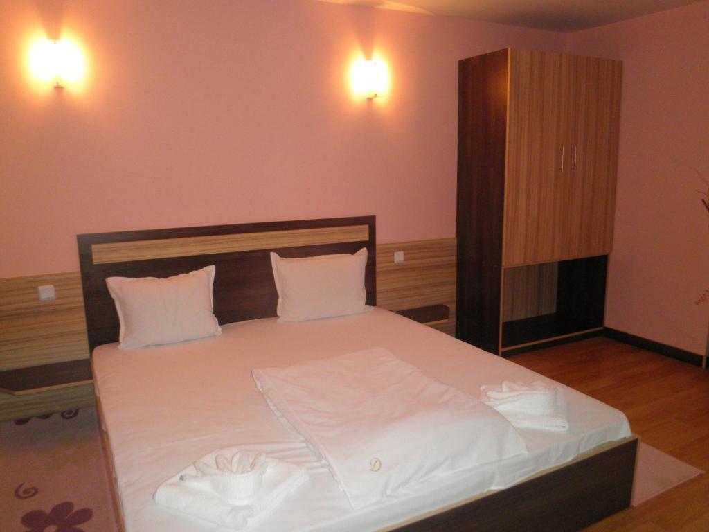 Hotel Complex Diana à Cherven  Chambre photo